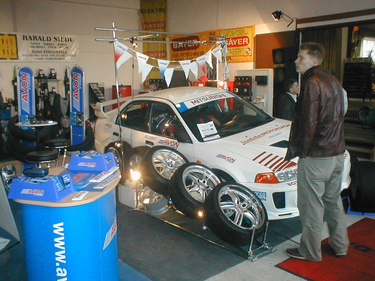 Messestand Pöggstall 2003 mit Mitsubishi-Rallyefahrzeug
