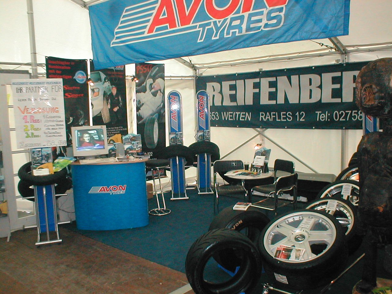 Reifenbert-Messestand in der alten Messehalle Pöggstall 2004
